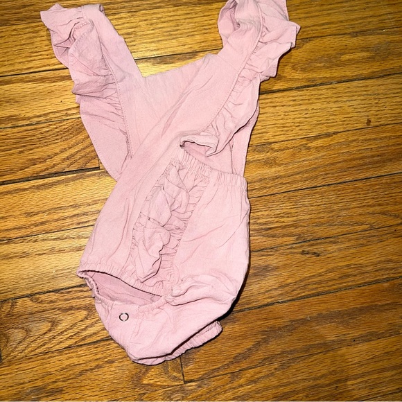 &Dusty rose pink romper ruffle sleeve adjustable straps open back - Picture 2 of 7